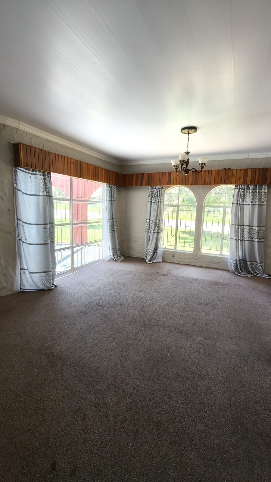 5 Bedroom Property for Sale in Ventersburg Free State